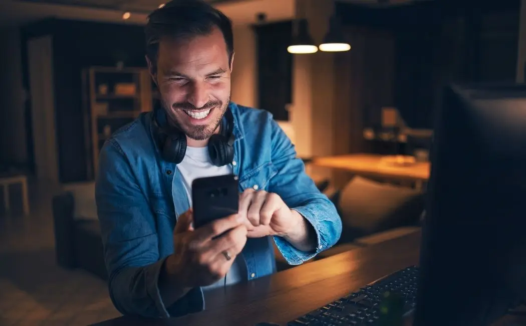 Wysyłanie SMS dlaczego skutecznie dociera do klientów?