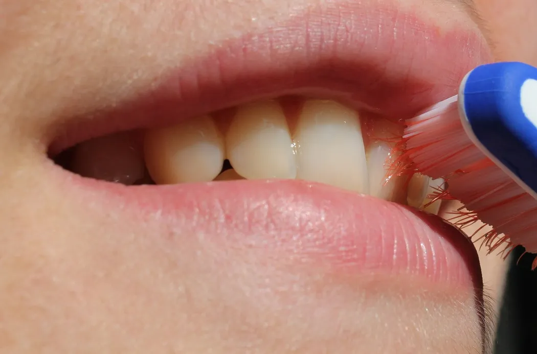 Jak naprawić starte zęby? Co powinieneś wiedzieć?