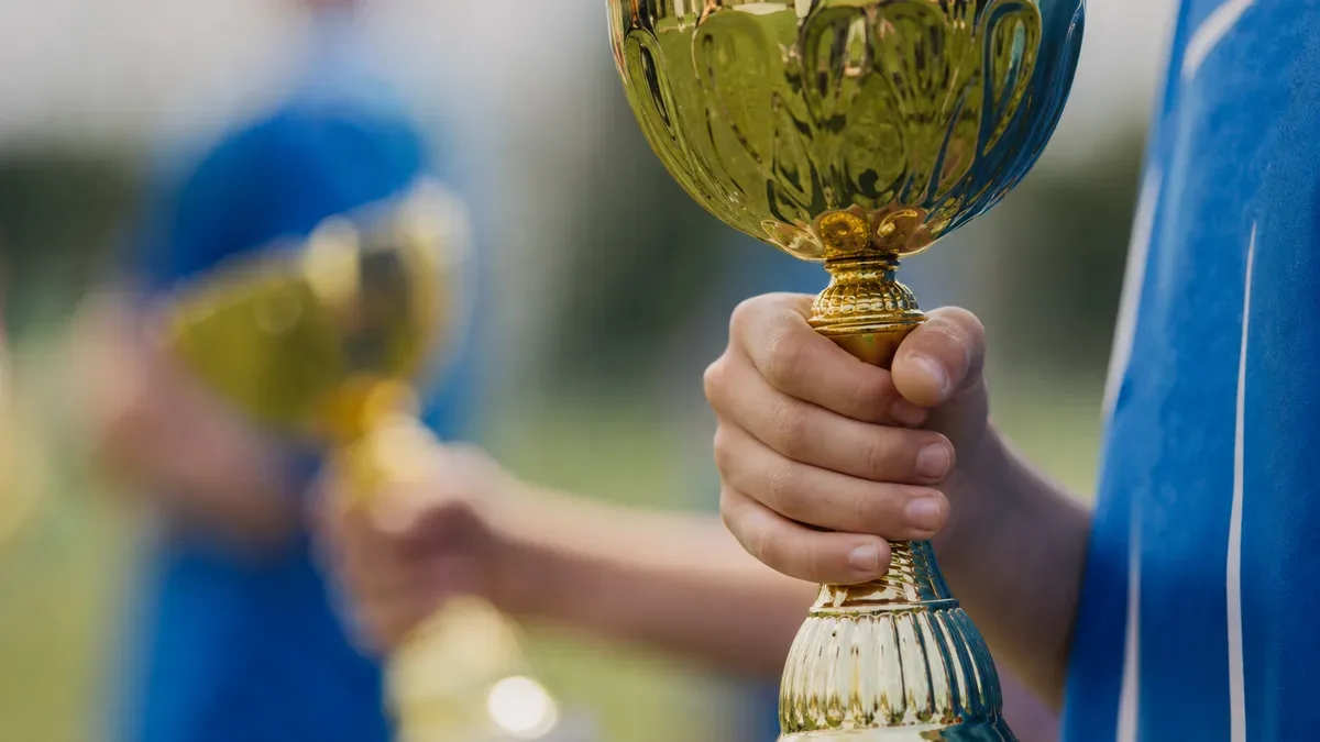 Sportowa rywalizacja pod Płockiem. Młodzi piłkarze zagrali o policyjny puchar