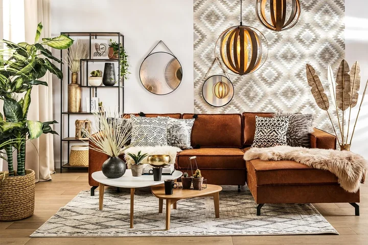Eklektyczna aranżacja – z meblami i dodatkami w stylu nowoczesnym, boho i vintage.