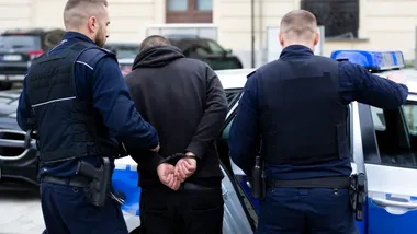 Nocna awantura w Płocku. 20-latek podejrzany o atak nożem trafił do aresztu
