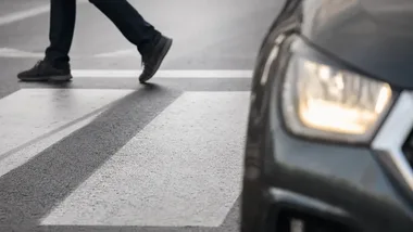 Jedna chwila nieuwagi na drodze może zmienić życie wielu osób
