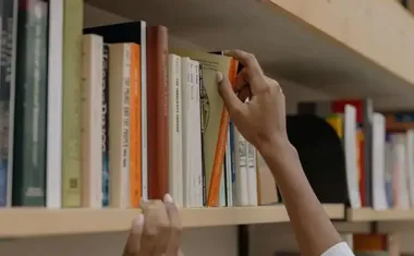 Zimowy las w bibliotece - pierwszaki odkrywają zwierzęce tajemnice