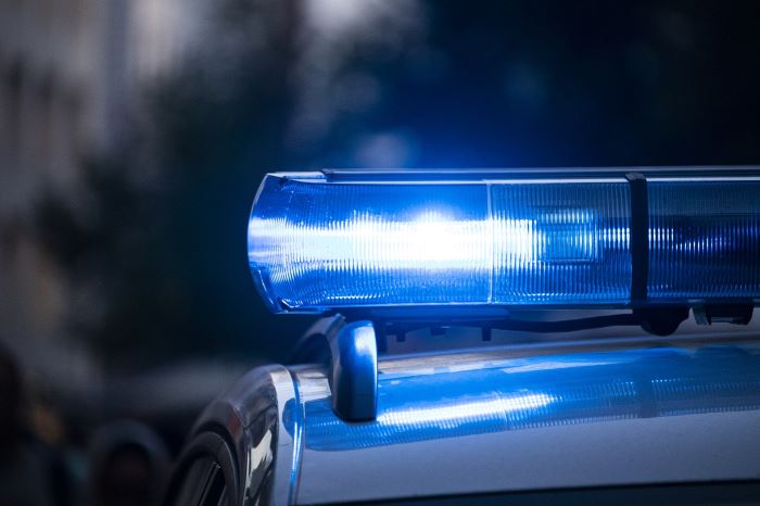 Policja Płock: Dwóch nieletnich chciało uciec przed policjantami kradzionym samochodem