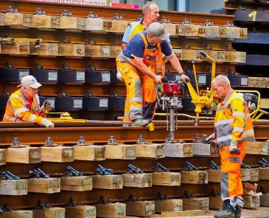 Przebudowy i objazdy w Płocku - gdzie drogowcy pracują i jak to wpływa na komunikację