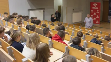 Polubić przedmioty ścisłe: Prawdy i mity na temat studiów technicznych