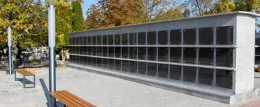 Na cmentarzu w Płocku przybyło 120 miejsc na urny. To IV etap rozbudowy