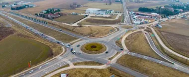 W Płocku robotnicy i autobusy omijają kilka ulic naraz