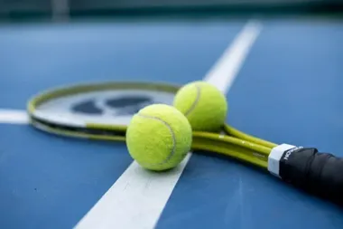Na stadionie wraca tenis pod gołym niebem i pięć kortów znów czeka na graczy