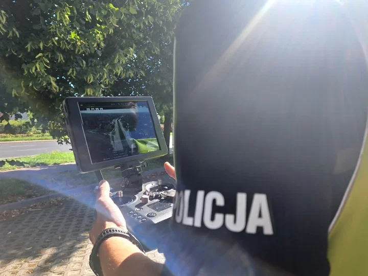 Policyjny dron nad Płockiem i prawie 60 wykroczeń rowerzystów