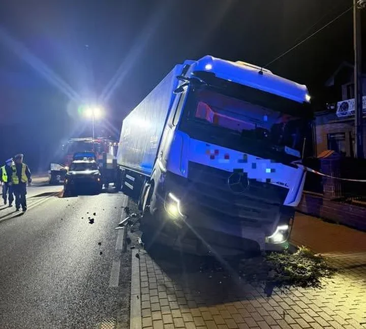 Zderzenie na DK62 w Popłacinie. 20-latka trafiła do szpitala