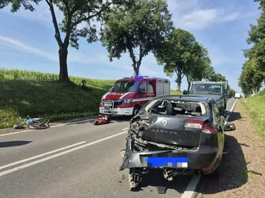 Wyprzedzał na wzniesieniu. 76-letnia rowerzystka zginęła w wypadku
