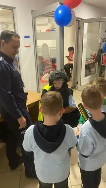 W Płocku policyjne stoisko przyciągnęło tłumy - najwięcej pytań padło o sieć