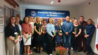 Kwiaty w komendzie - policjantki z Płocka docenione w Dniu Kobiet