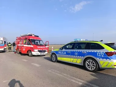 Sekundy na przejeździe - szynobus wbił się w BMW, pasażerka zginęła