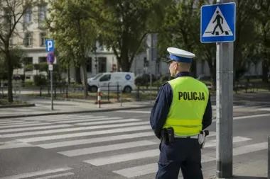 Na przejściu wystarczy sekunda - policja ostrzega przed wiosennym chaosem