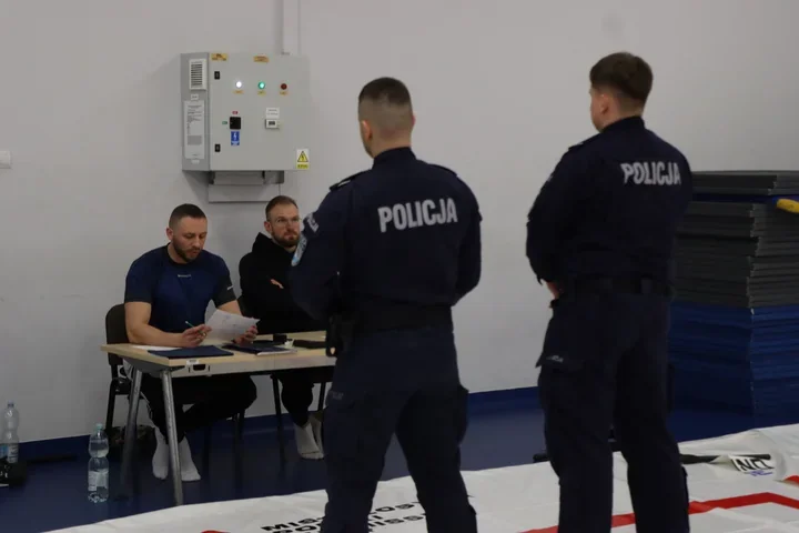 Policyjna selekcja bez taryfy ulgowej - 12 funkcjonariuszy na sprawdzianie
