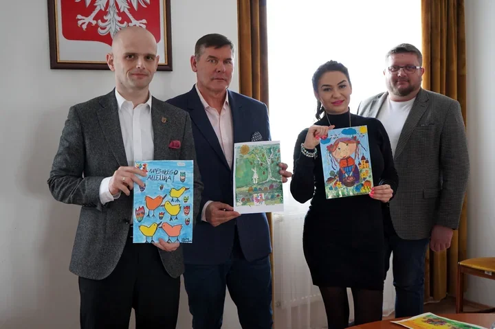 Wielkanocne kartki z całego powiatu trafią na oficjalne życzenia