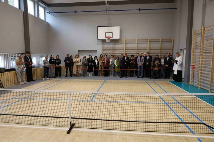 Sala w Wyszogrodzie zyskała nowe możliwości. Jest pickleball i sport bez opłat